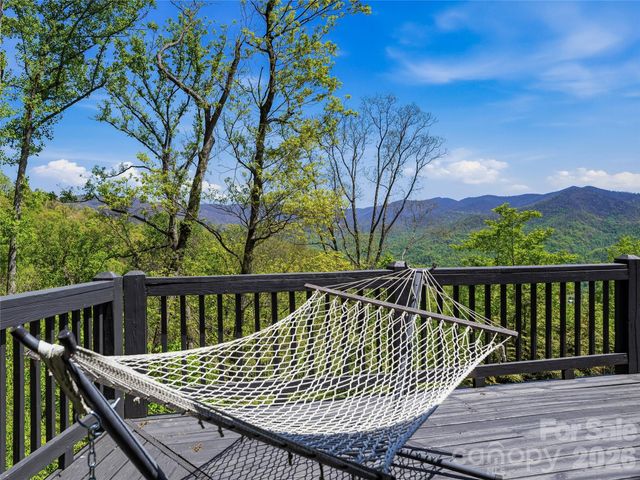 110 North Knob Lane, Weaverville, NC 28787