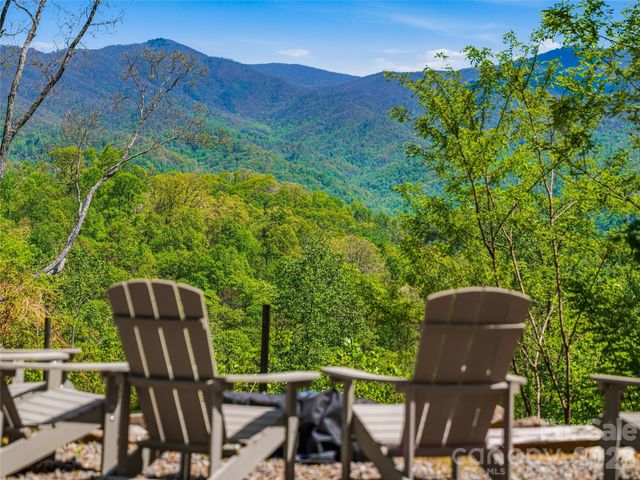 110 North Knob Lane, Weaverville, NC 28787