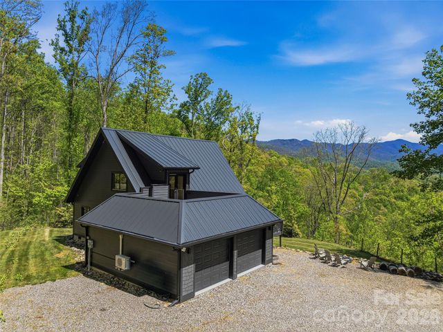 110 North Knob Lane, Weaverville, NC 28787