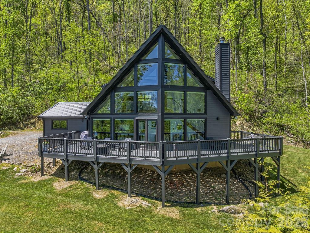 110 North Knob Lane, Weaverville, NC 28787