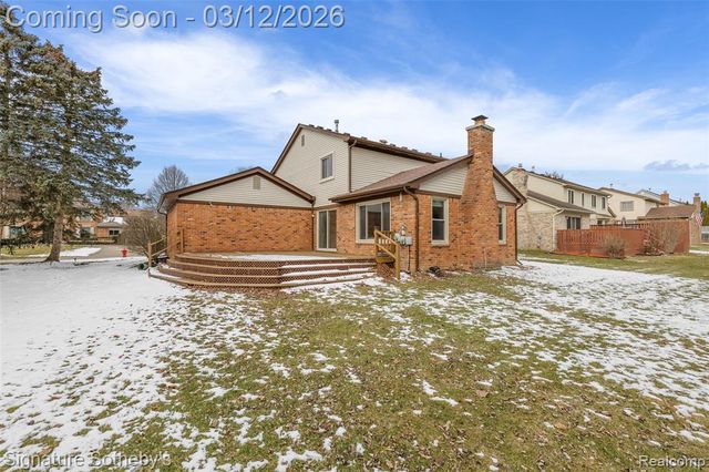 24822 Portsmouth Avenue, Novi, MI 48374