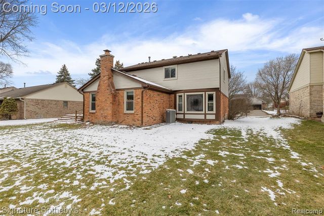 24822 Portsmouth Avenue, Novi, MI 48374