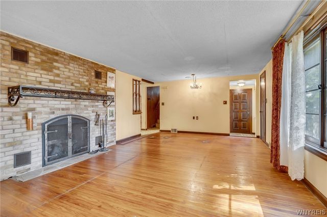 1935 Transit Road, Elma, NY 14059