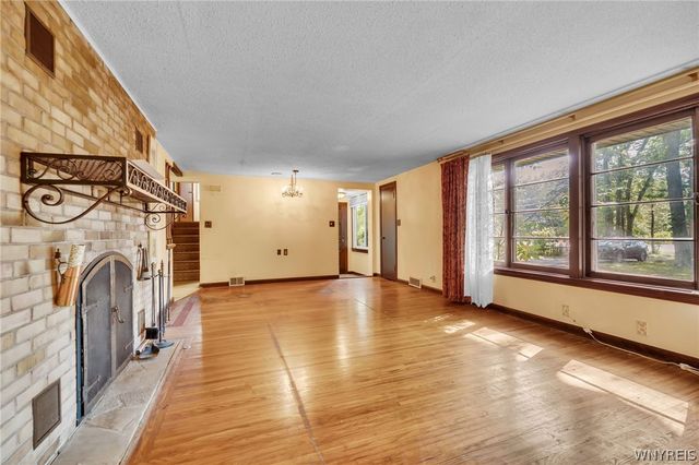 1935 Transit Road, Elma, NY 14059