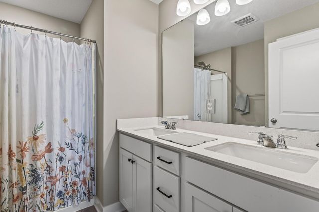 18099 Heirloom Court, Lakeville, MN 55044