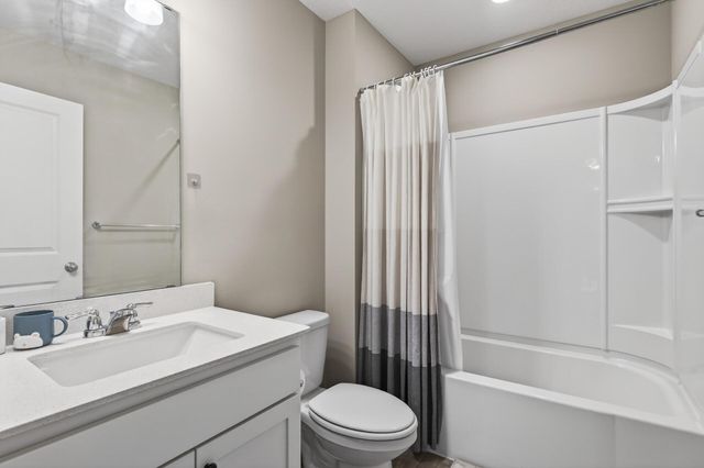 18099 Heirloom Court, Lakeville, MN 55044