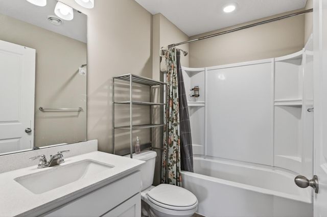 18099 Heirloom Court, Lakeville, MN 55044