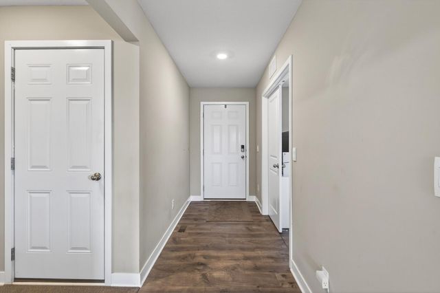 18099 Heirloom Court, Lakeville, MN 55044