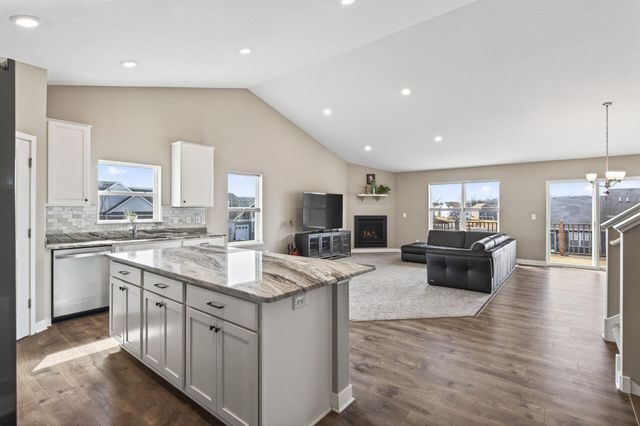 18099 Heirloom Court, Lakeville, MN 55044