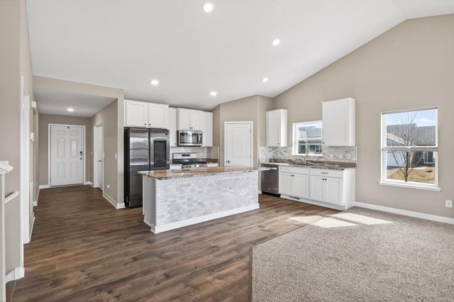 18099 Heirloom Court, Lakeville, MN 55044