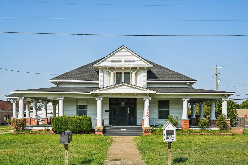 103 S Baker Street, Ferris, TX 75125