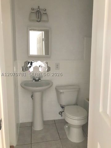 712 SW 14th Ave 3, Fort Lauderdale, FL 33312
