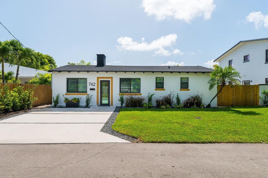 742 NE 17th Avenue, Fort Lauderdale, FL 33304