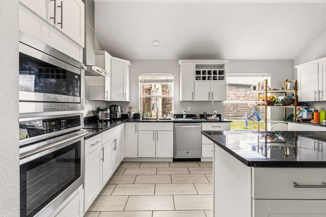 403 Attaway Drive, Euless, TX 76039