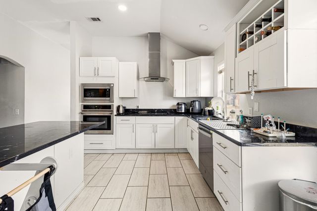 403 Attaway Drive, Euless, TX 76039