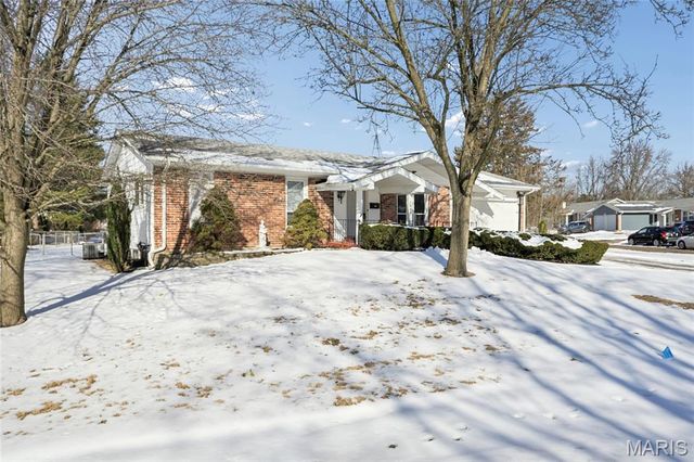 1599 Spangler Drive, Florissant, MO 63031