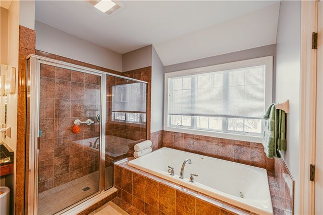 621 Brookstone, Webster, NY 14580