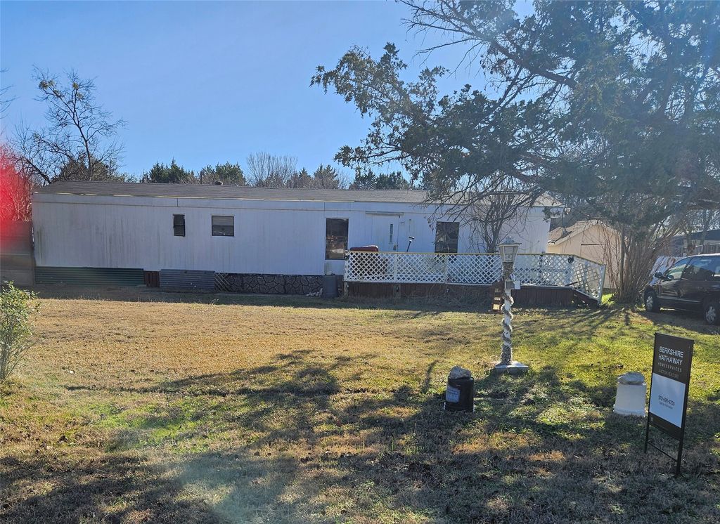 1805 Mobile Road, Grand Prairie, TX 75052