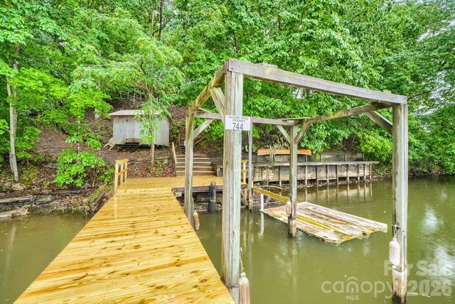 42640 Moonshine Drive, New London, NC 28127