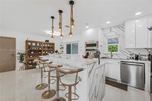 7235 SW 39th St, Miami, FL 33155