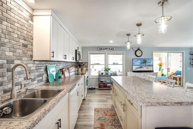 641 FAIRMOUNT DRIVE, North Port, FL 34287