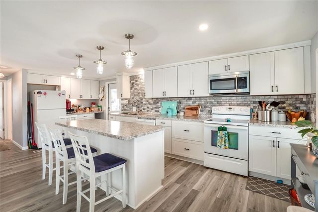 641 FAIRMOUNT DRIVE, North Port, FL 34287