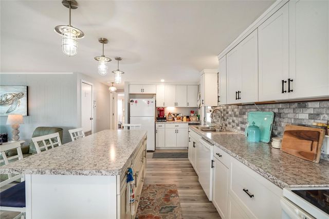 641 FAIRMOUNT DRIVE, North Port, FL 34287