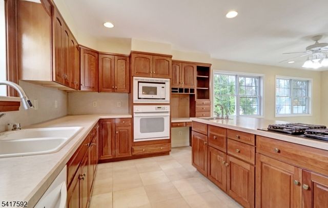 1 Knapp Ave, Florham Park Boro, NJ 07932