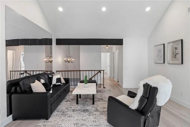 2231 Pacific A1, Costa Mesa, CA 92627