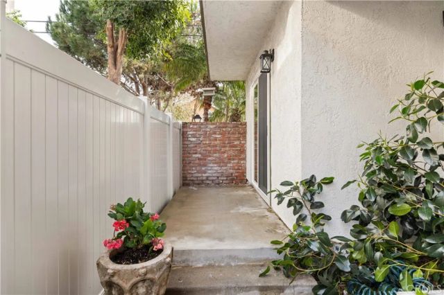 2231 Pacific A1, Costa Mesa, CA 92627