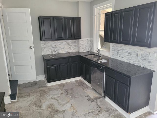 718 W STATE ST, Trenton, NJ 08618