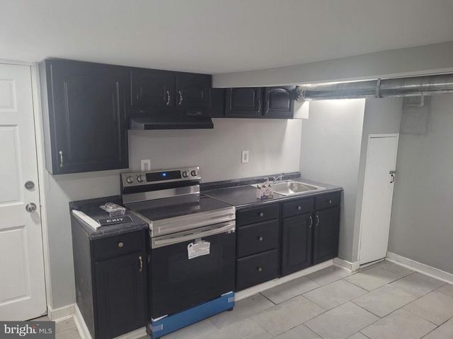718 W STATE ST, Trenton, NJ 08618