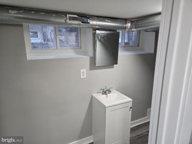 718 W STATE ST, Trenton, NJ 08618