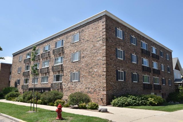 2222 E Belleview PLACE #310, Milwaukee, WI 53211