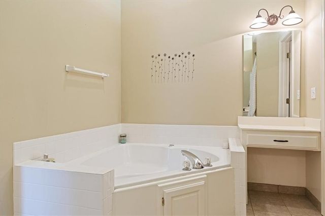 13119 S Hallet Court, Olathe, KS 66062