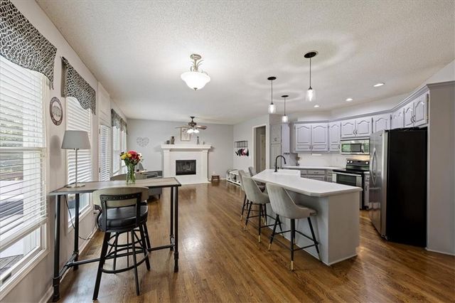 13119 S Hallet Court, Olathe, KS 66062