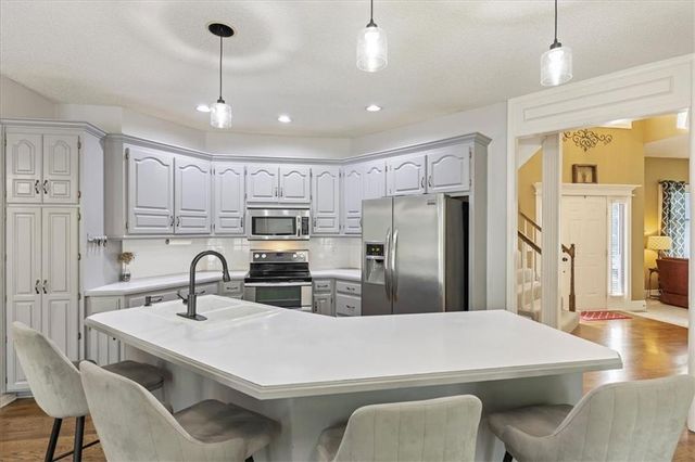 13119 S Hallet Court, Olathe, KS 66062