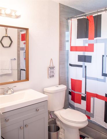 43 NW 41st St, Miami, FL 33127