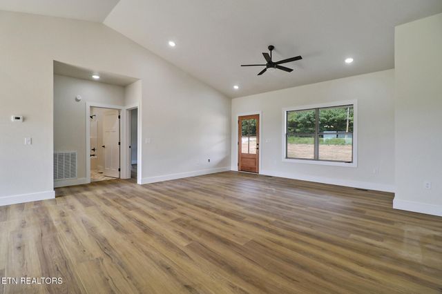 934 Allardt Hwy, Jamestown, TN 38556