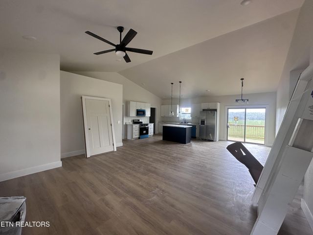 934 Allardt Hwy, Jamestown, TN 38556