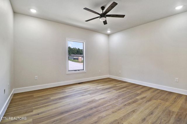 934 Allardt Hwy, Jamestown, TN 38556