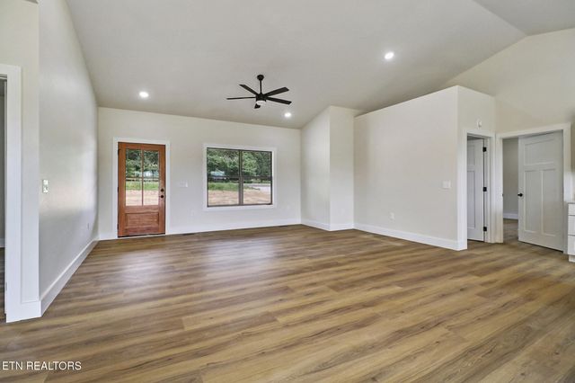 934 Allardt Hwy, Jamestown, TN 38556