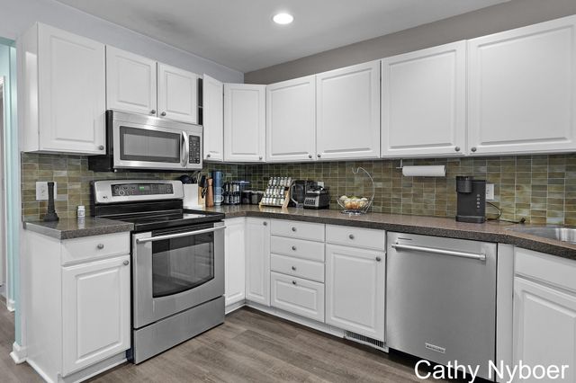 13478 Lakeshore Avenue, Grand Haven Twp, MI 49417