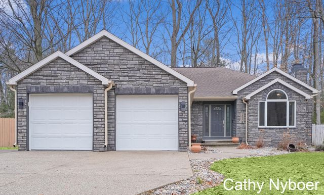 13478 Lakeshore Avenue, Grand Haven Twp, MI 49417