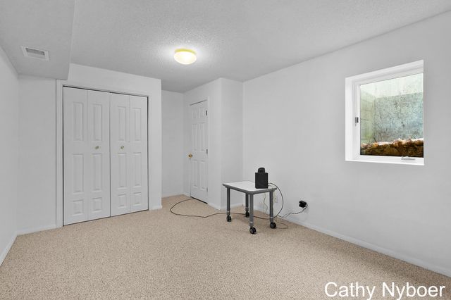 13478 Lakeshore Avenue, Grand Haven Twp, MI 49417