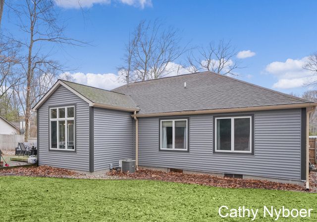 13478 Lakeshore Avenue, Grand Haven Twp, MI 49417