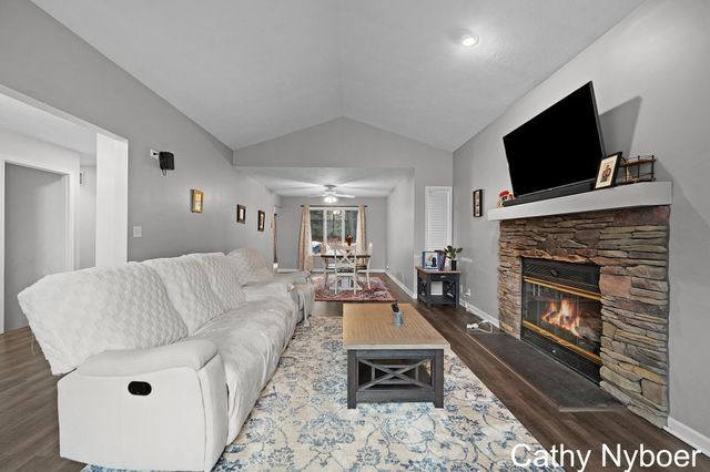 13478 Lakeshore Avenue, Grand Haven Twp, MI 49417