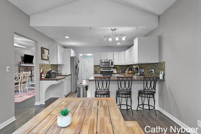 13478 Lakeshore Avenue, Grand Haven Twp, MI 49417