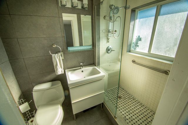 917 NE 18th Street, Fort Lauderdale, FL 33305