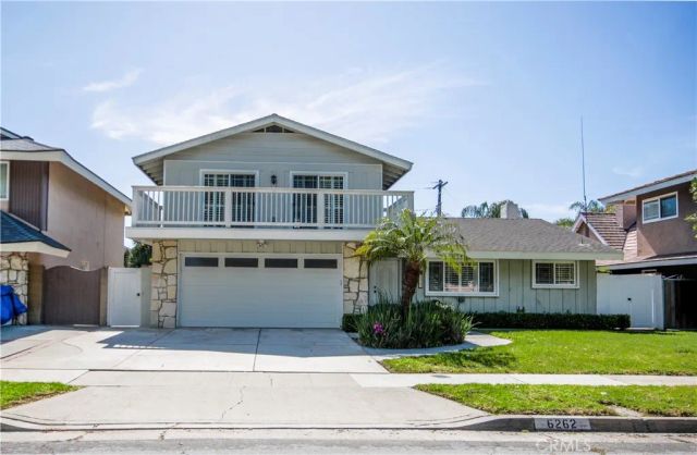 6262 Heil Avenue, Huntington Beach, CA 92647